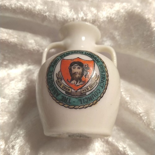 Crested ware goss china - crested,